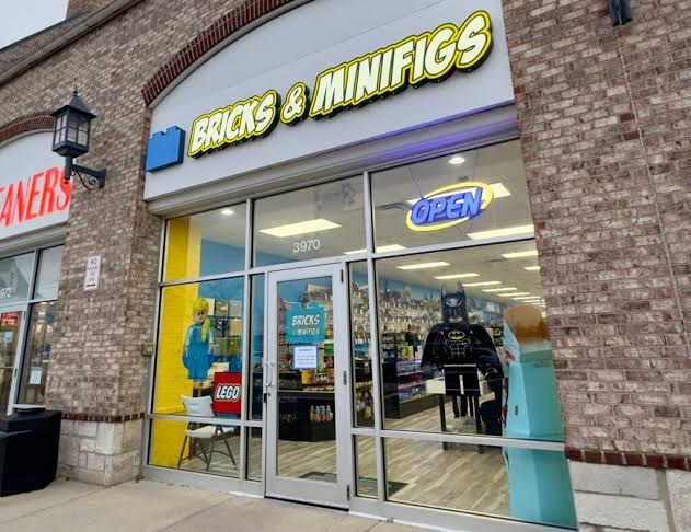 Bricks And Minifigs